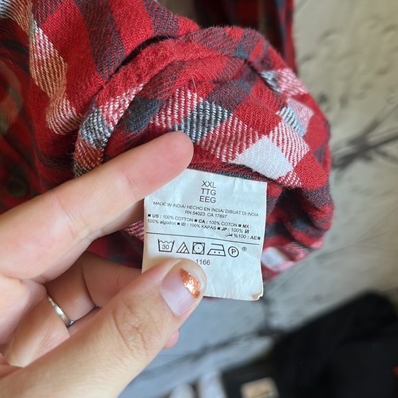 Men’s red plaid button down - Picture 6 of 6